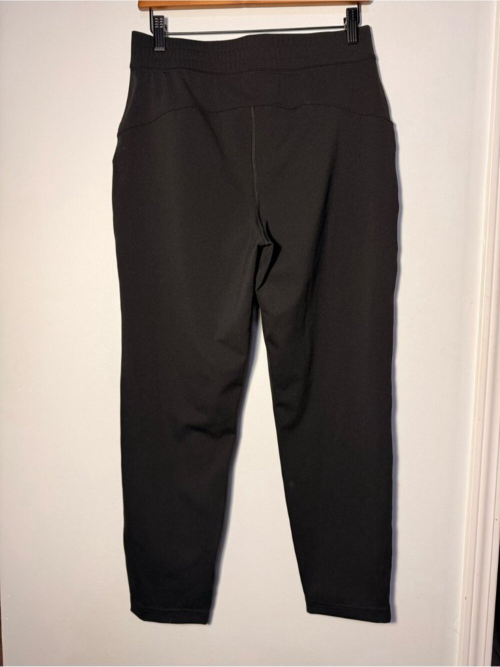Aritzia The Group by Babaton Black Weekender Pant size M - Picture 5 of 9